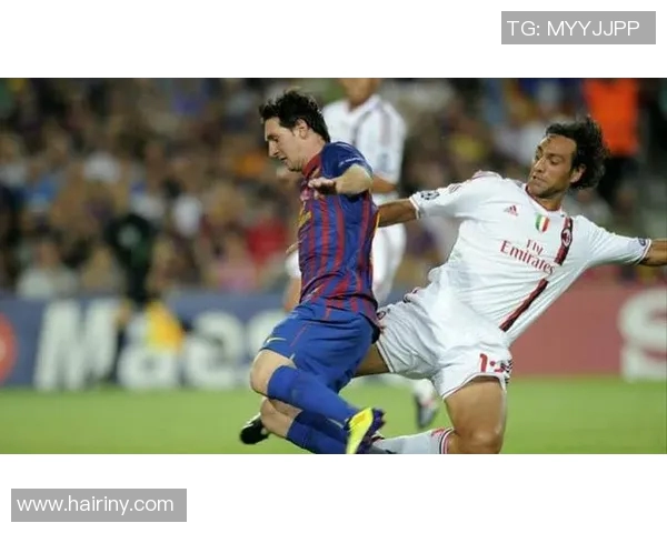 足球铲球技巧解析与实战应用提升球员防守能力的关键要素 足球铲球技巧解析与实战应用提升球员防守能力的关键要素